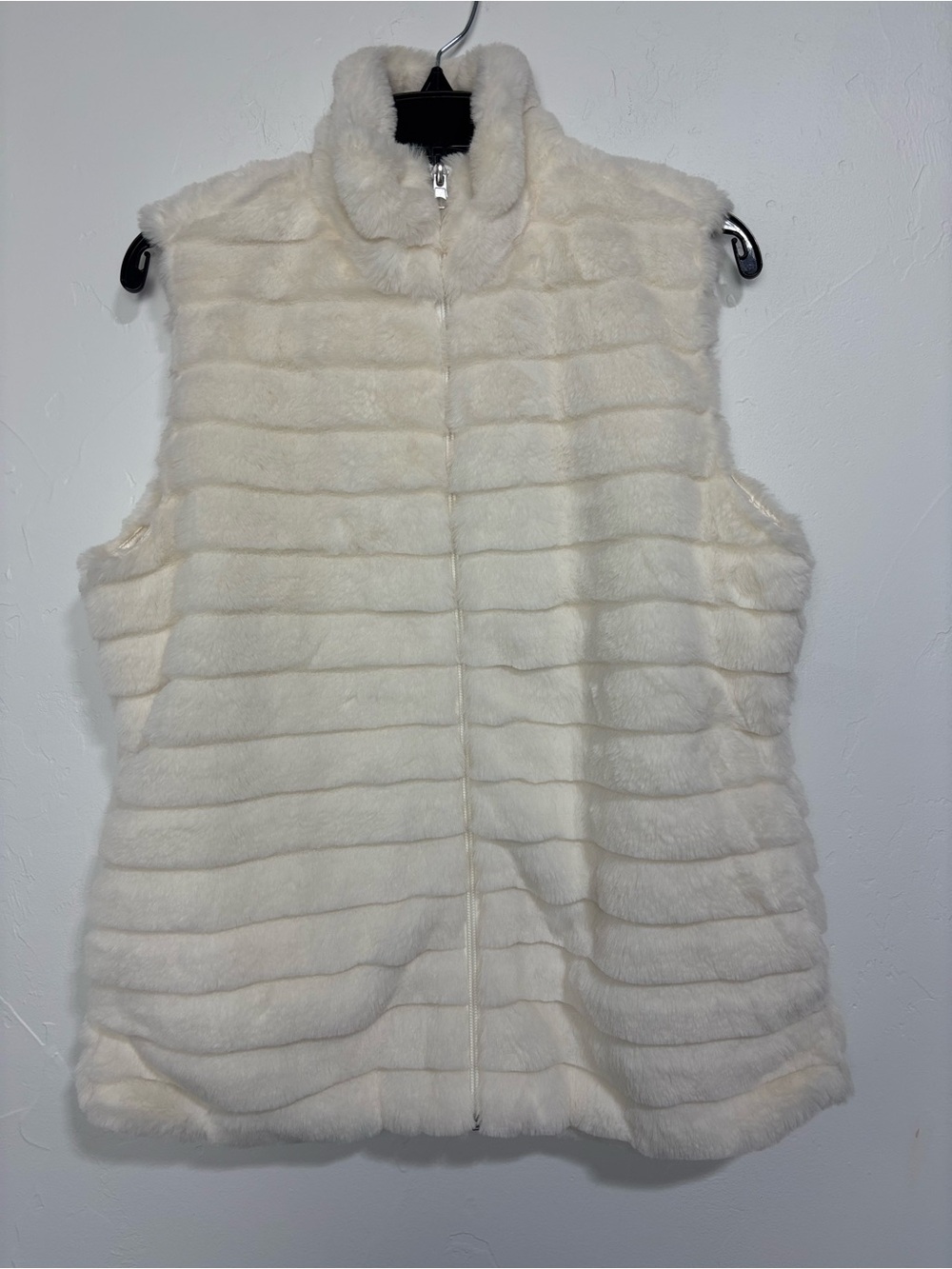 Katydid Women's Medium Cream Faux Fur Vest Full Zip Neutral